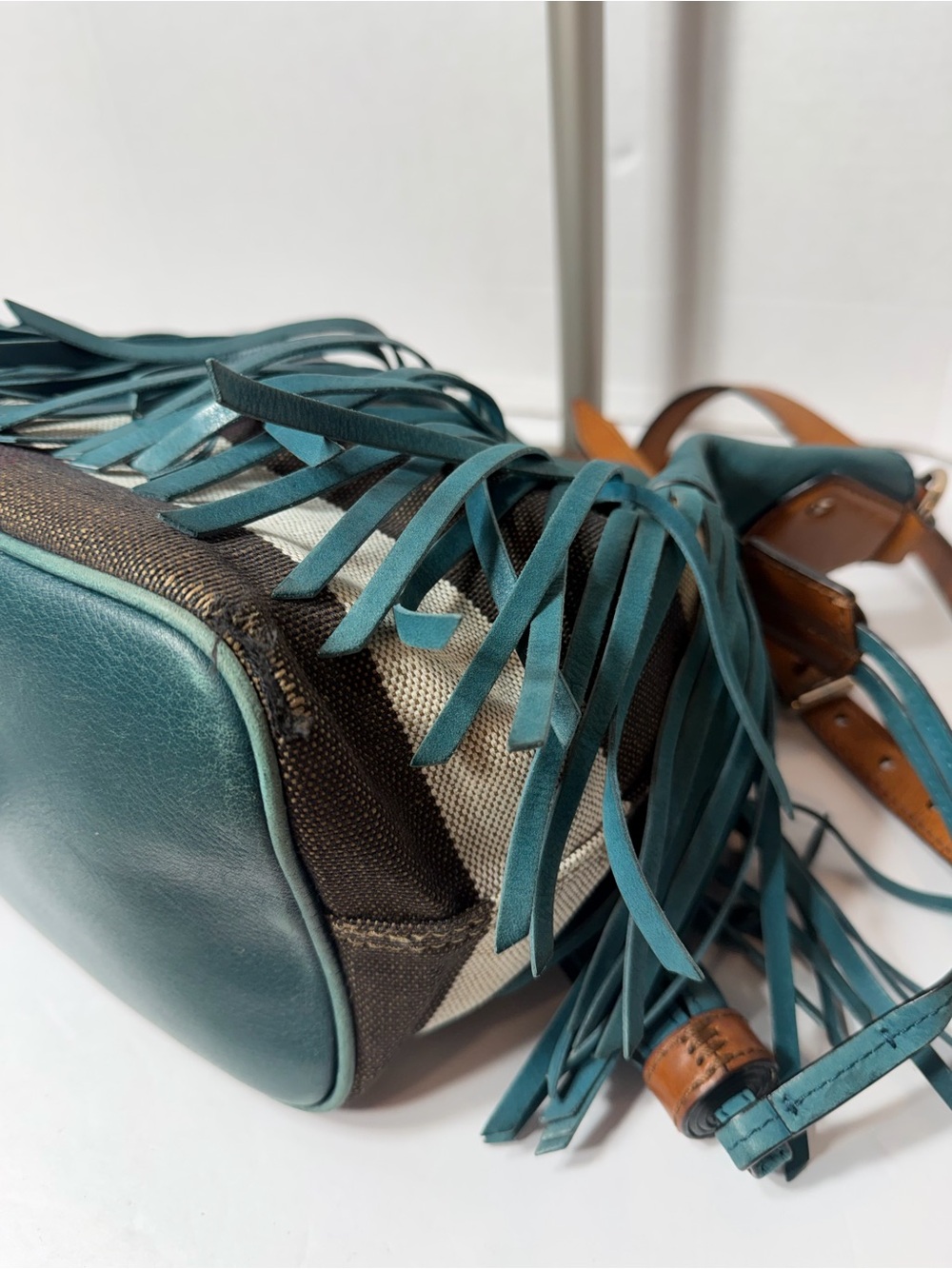 Beautiful Burberry Ashby Belgrove fringe bag, teal call outs in photos - Picture 6 of 9